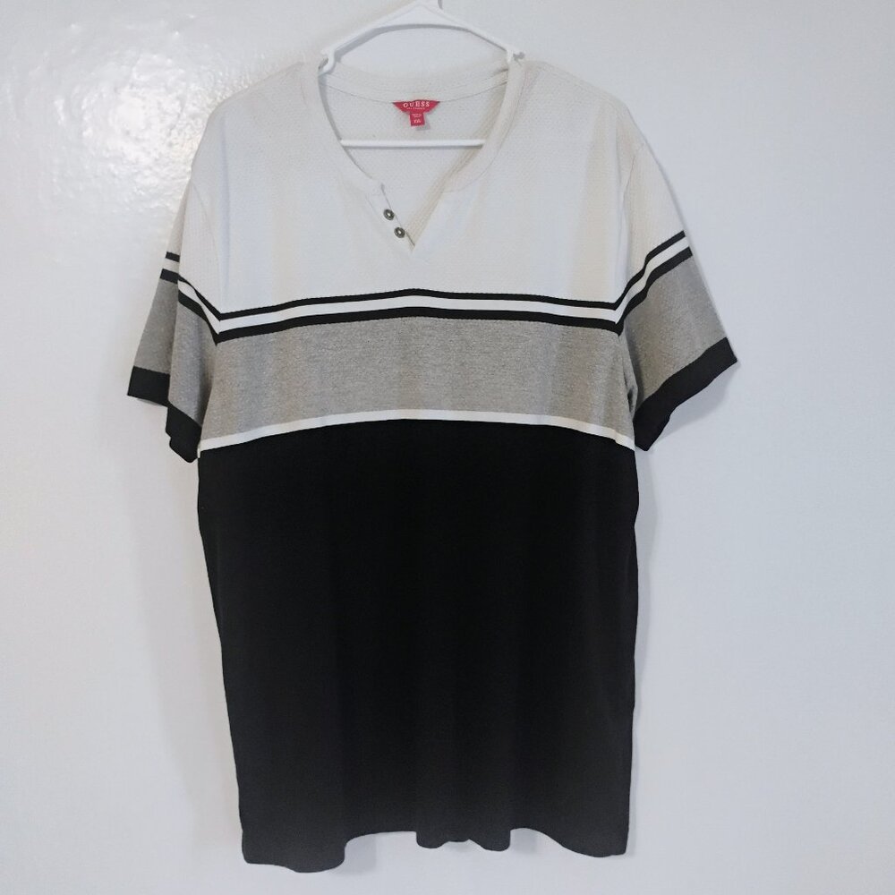 GUESS Henley Tee XXL Casual Streetwear White Gray Black Colorblock